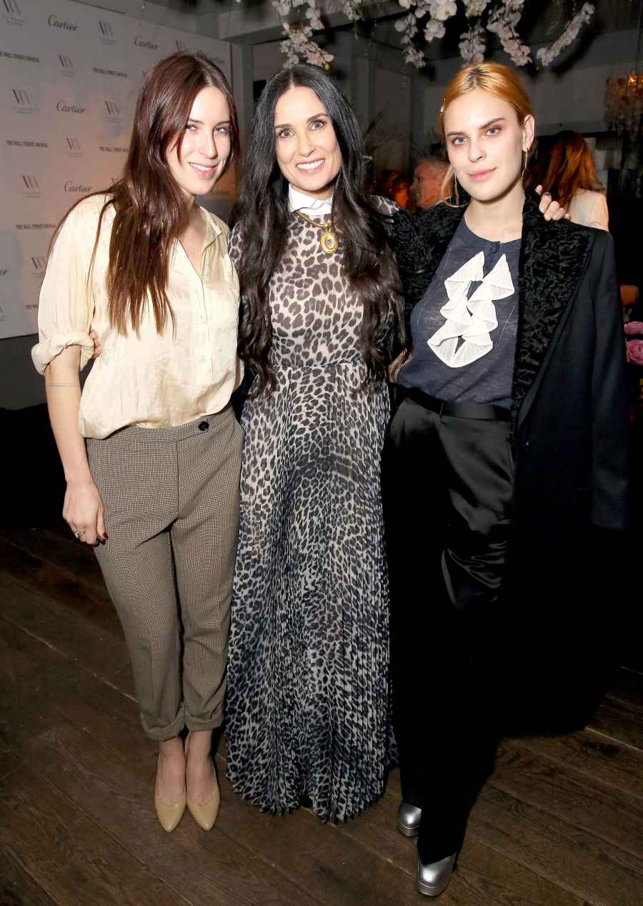 Demi Moore and Scout laRue Willis and Tallulah Willis