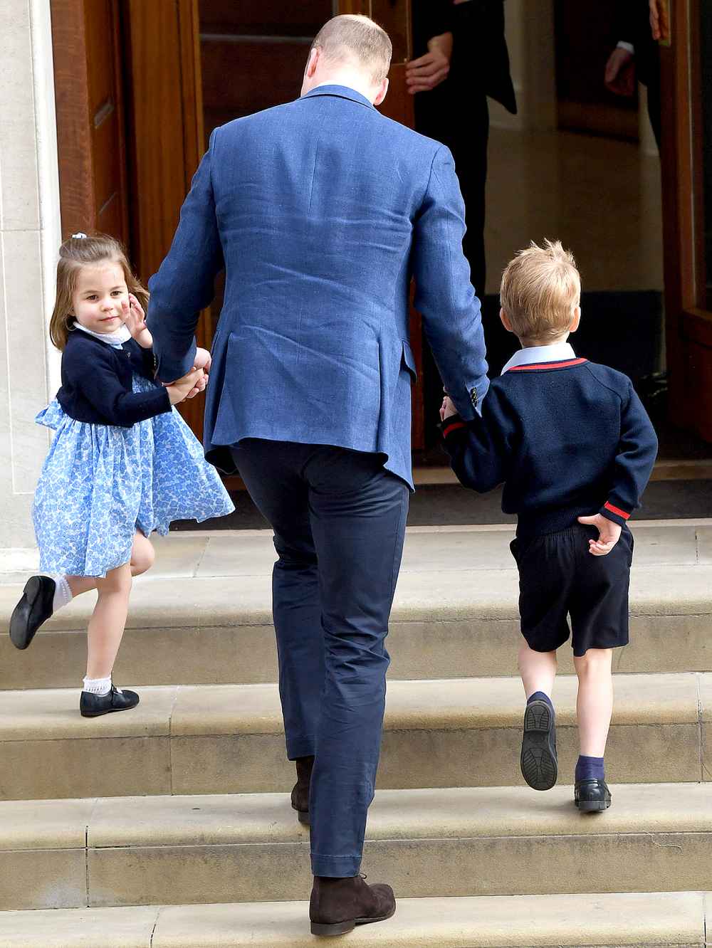 princess-charlotte-prince-george-william-arrive-at-hospital-2