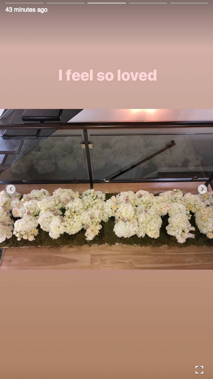 Khloe Kardashian, Mother's Day, Flowers, Instagram