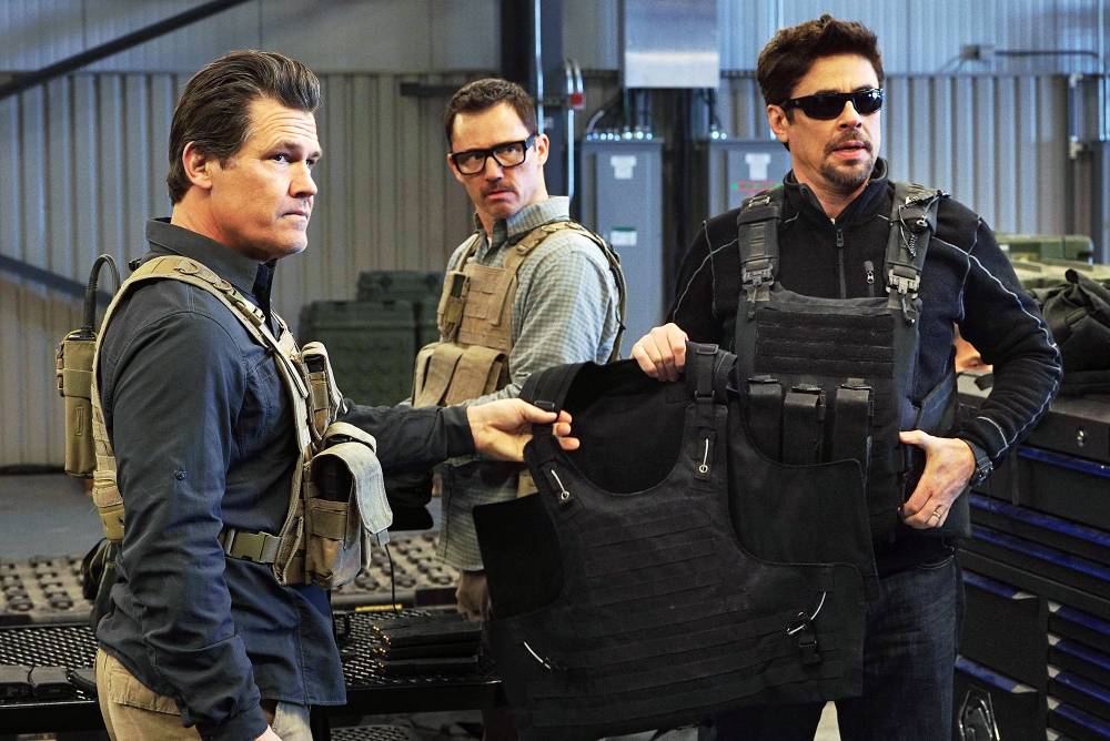 Josh Brolin Jeffrey Donovan Benicio Del Toro Sicario Day of the Solda