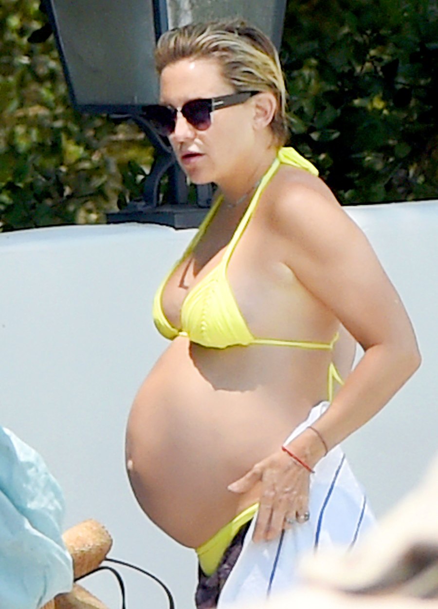 kate-hudson-pregnant-bikini