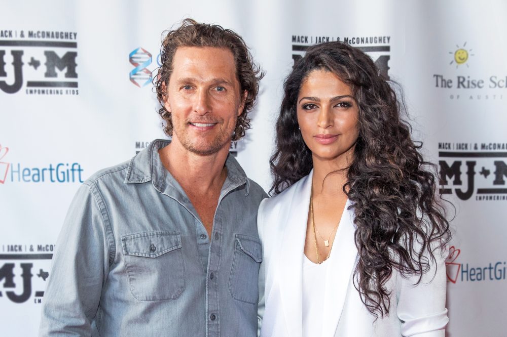 Camile Alves and Matthew McConaughey.