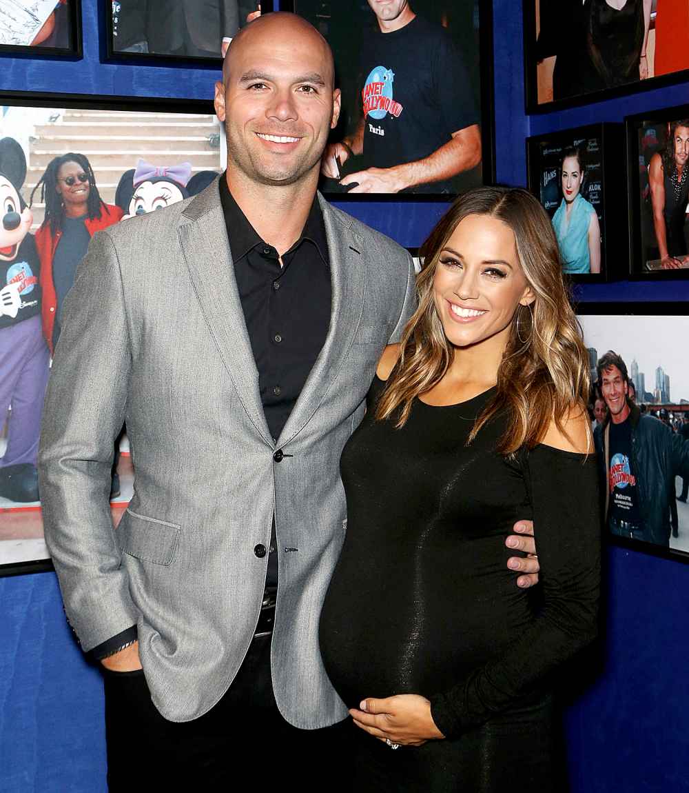 Mike-Caussin-Jana-Kramer-pregnancy