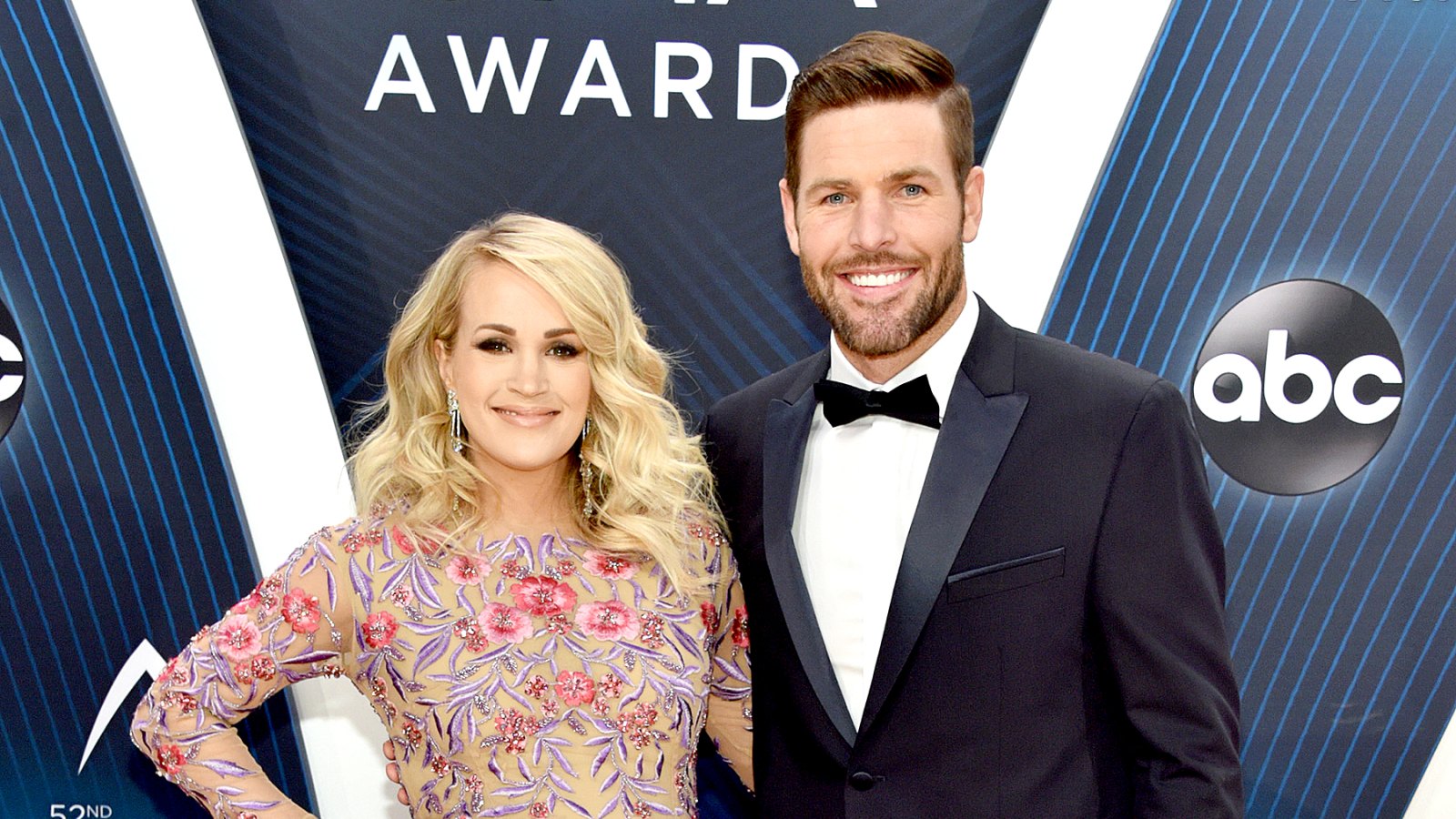 Carrie-Underwood-Mike-Fisher-pregnant-clothes