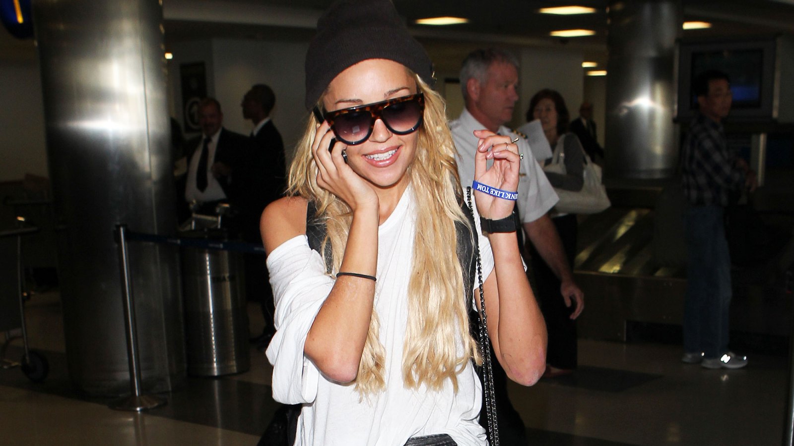Amanda Bynes Will Have a ‘Low-Key Christmas’ With Friends, Is In ‘the Best Place’ She’s Ever Been Ahead of Holiday