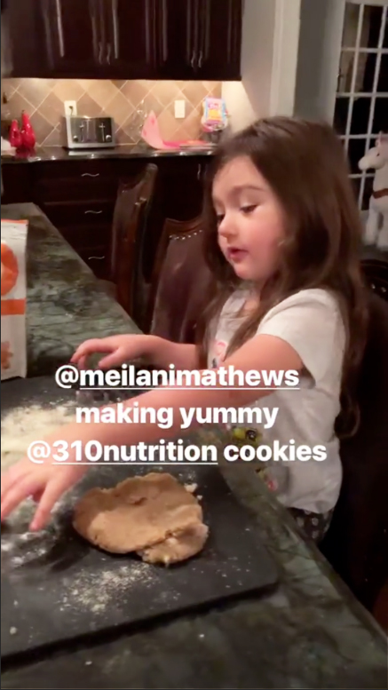 JWoww cookies daughter
