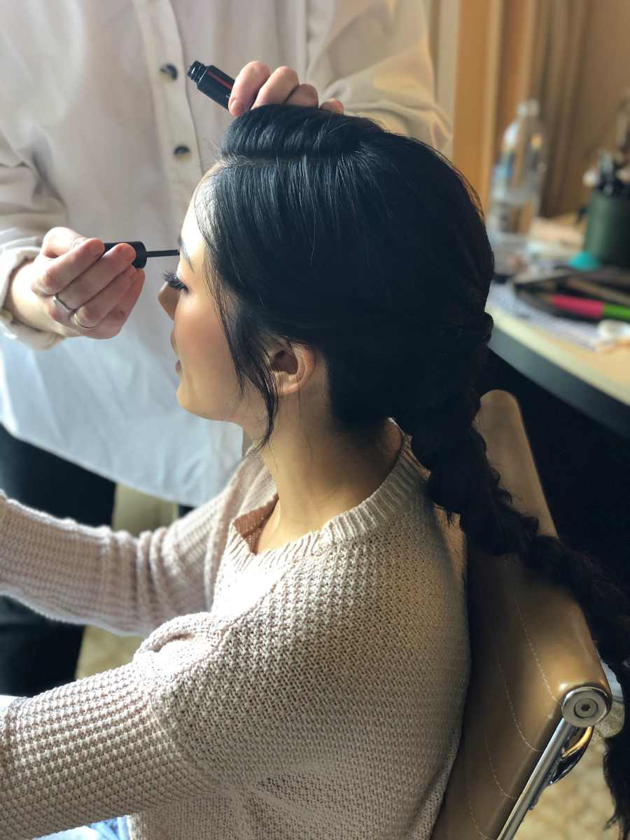 Golden Globes 2019: See Behind-the-Scenes of Constance Wu's Beauty Prep