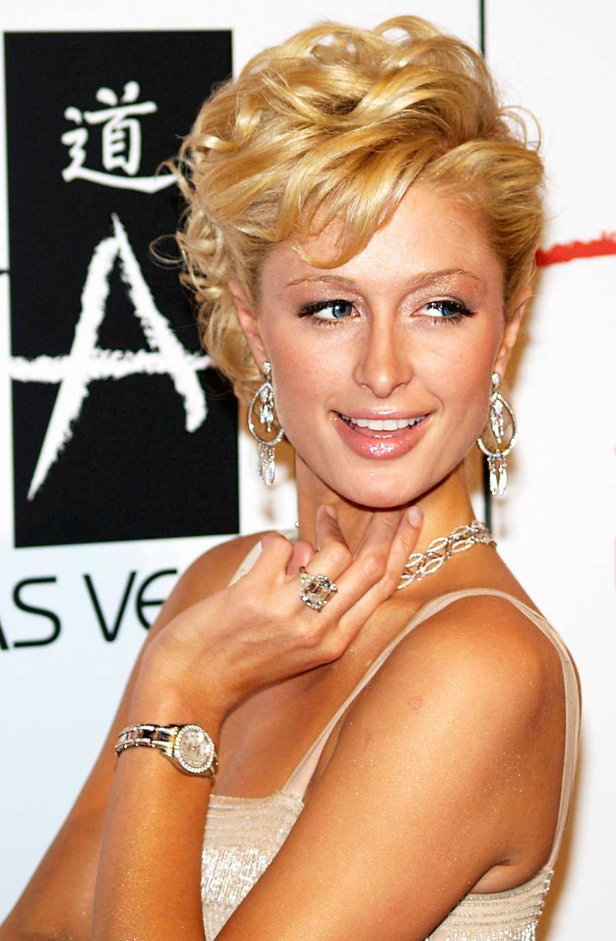 DIY Glowy Tan Paris Hilton