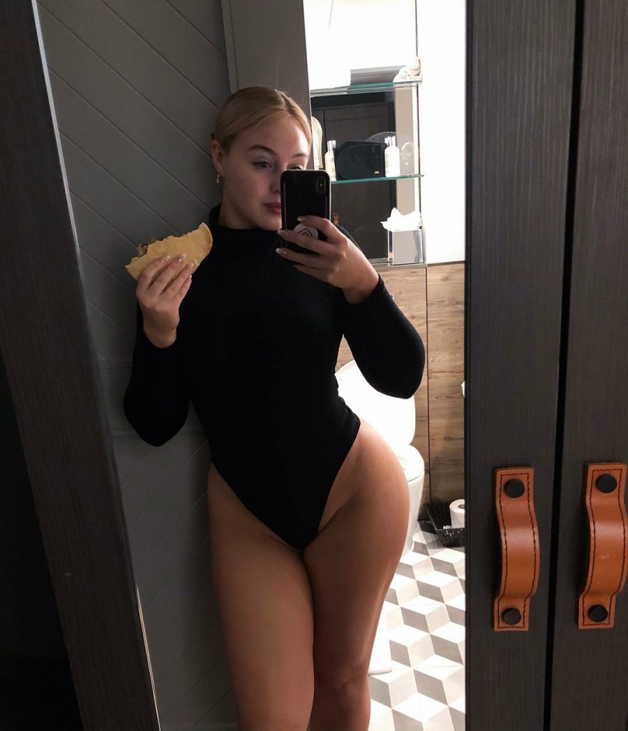 The Best Nearly Nude Mirror Selfies: Kim Kardashian, Jennifer Lopez, More Body-Baring Instagram Pics