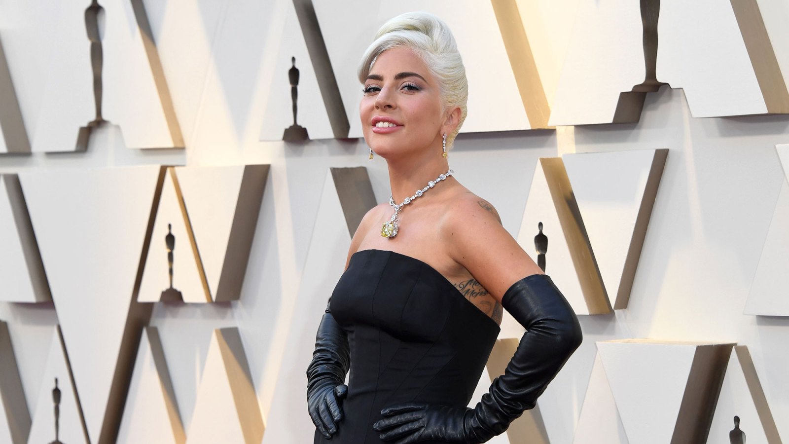 oscars 2019 Lady Gaga Lady Gaga’s 2019 Oscars Necklace Looks Just Like the One Kate Hudson’s