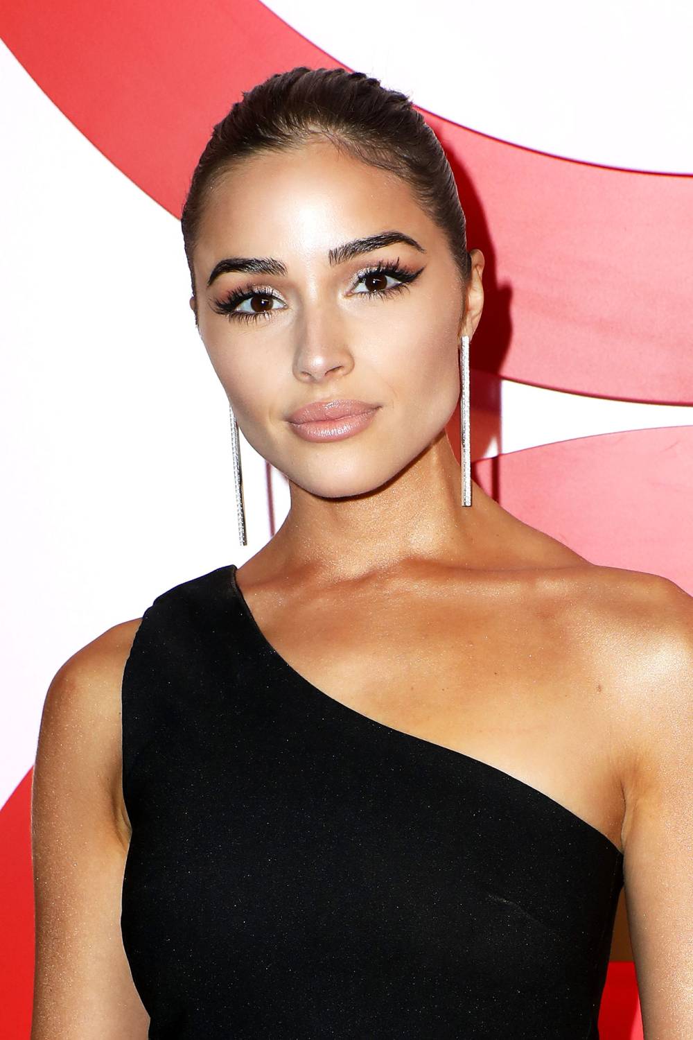 It Just Got Easier to Copy Olivia Culpo¹s Fluttery Lashes