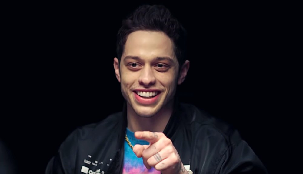 Pete-Davidson-flirting