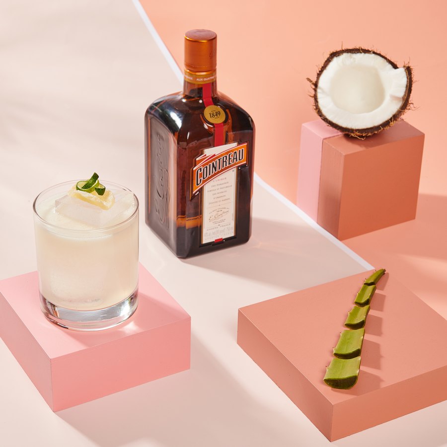 COINTREAU_Coconut-Giner-Margarita-Square-With-Bottle
