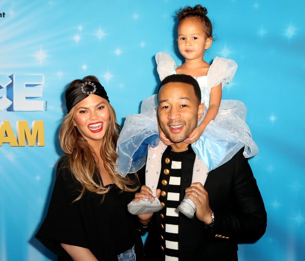 Chrissy-Teigen,-John-Legend-and-daughter-Luna