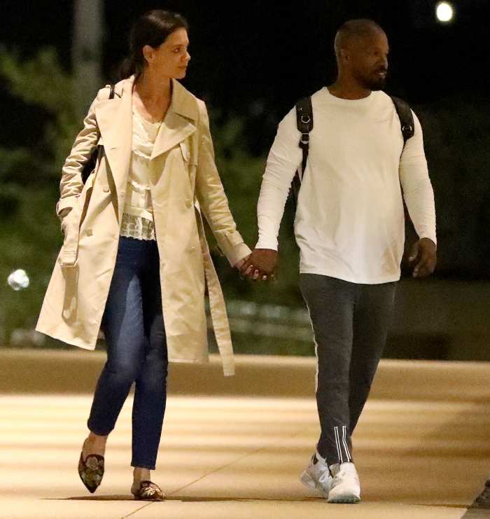 Jamie-Foxx-and-Katie-Holmes-back-together-holding-hands
