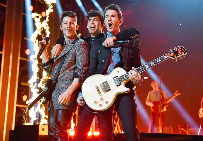 John Stamos Jonas Brothers Forever Song Tour