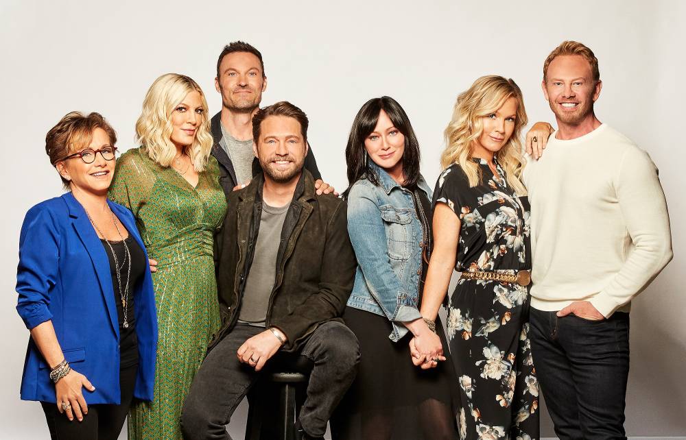 Gabrielle-Carteris,-Tori-Spelling,-Brian-Austin-Green,-Jason-Priestley,-Shannen-Doherty,-Jennie-Garth-and-Ian-Ziering.--BH90210