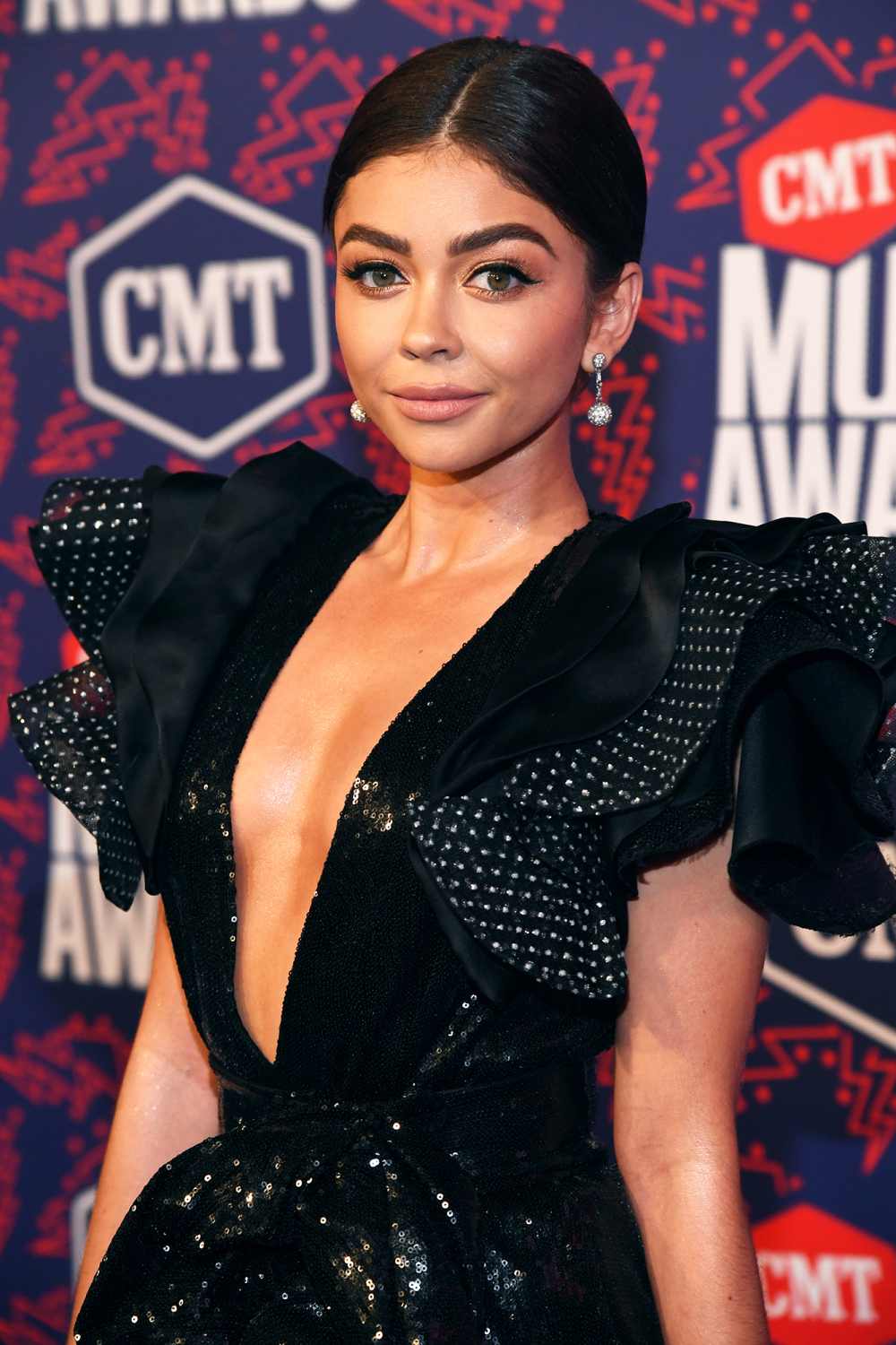 Sarah Hyland Claps Back at Troll