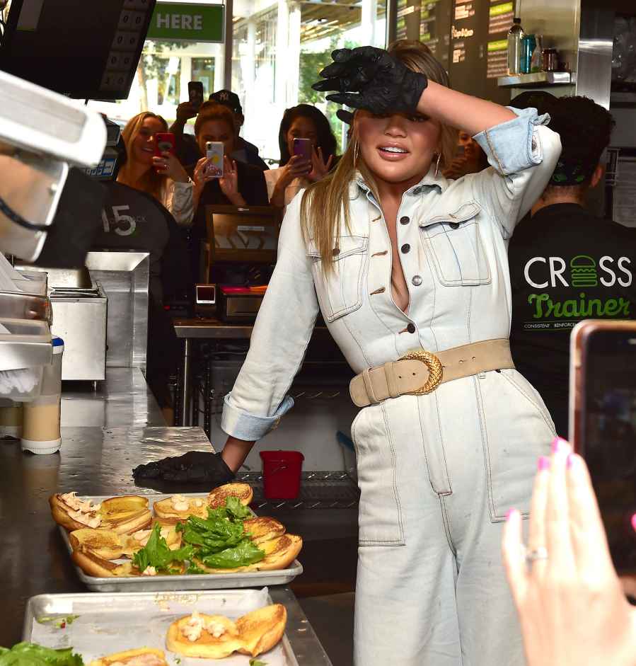 Chrissy Teigen Serves Burgers to Customers at L.A. Shake Shack