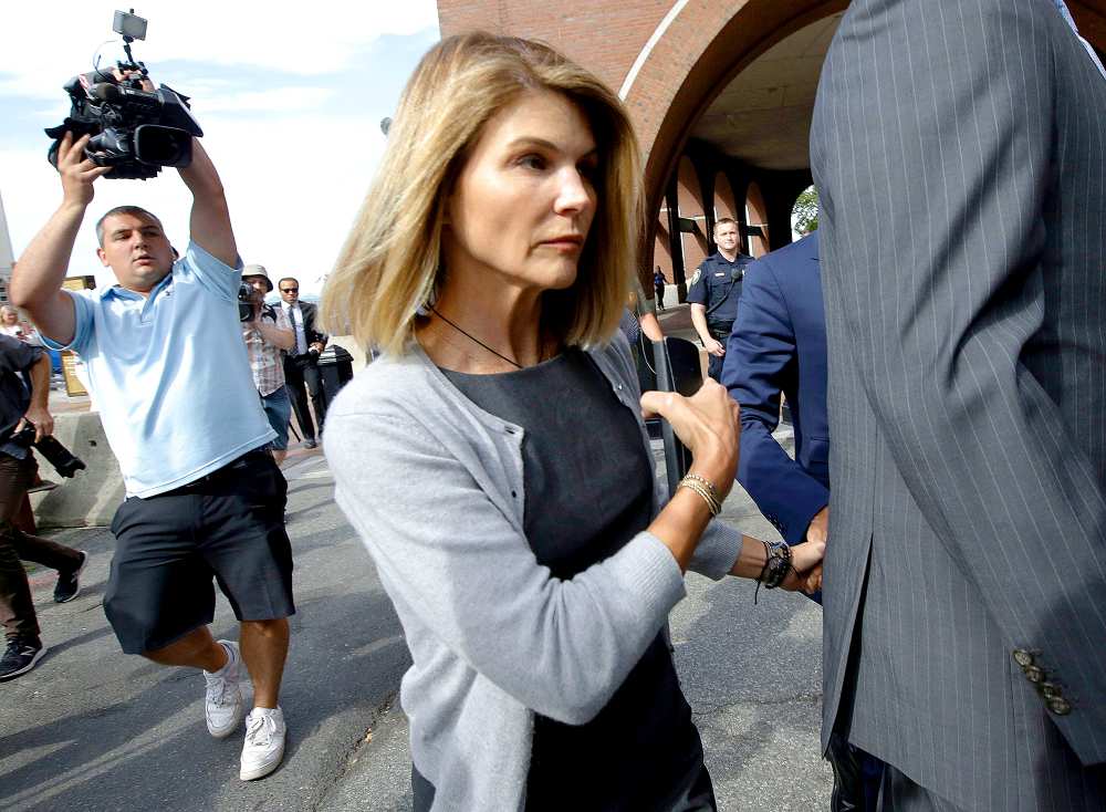 Lori-Loughlin-Worked-With-Image-Consultant-Before-Court-Appearance