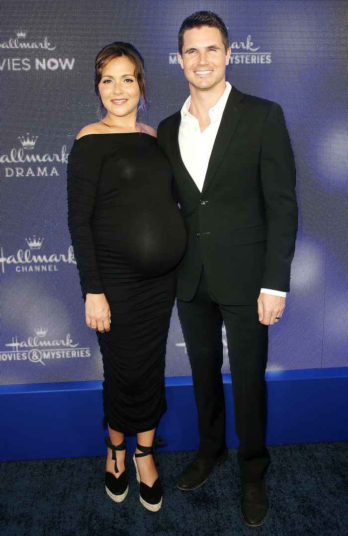 Pregnant Italia Ricci ‘Flirting With’ 200 Lbs Ahead of 1st Child