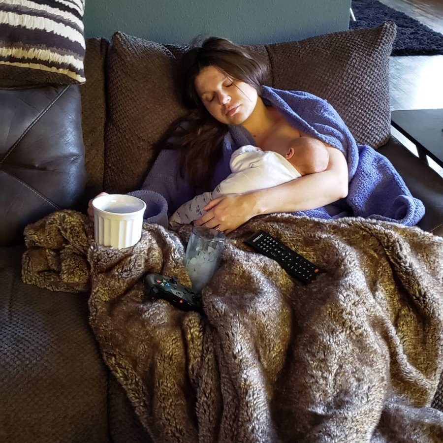 Amy Duggar Celebrity moms breast feeding