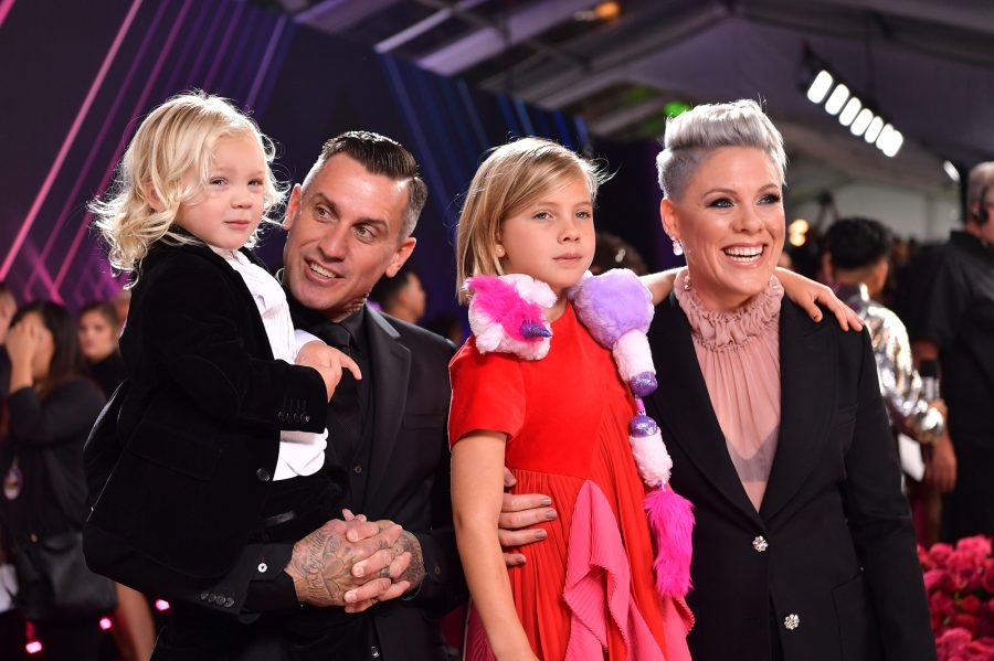 Pink Daughter Willow Channels Bjork Swan Dress With Unicorn at the 2019 Peoples Choice Awards