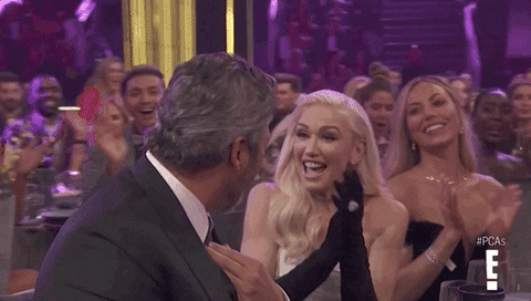 Giphy Gwen Stefani at the 2019 People’s Choice Awards
