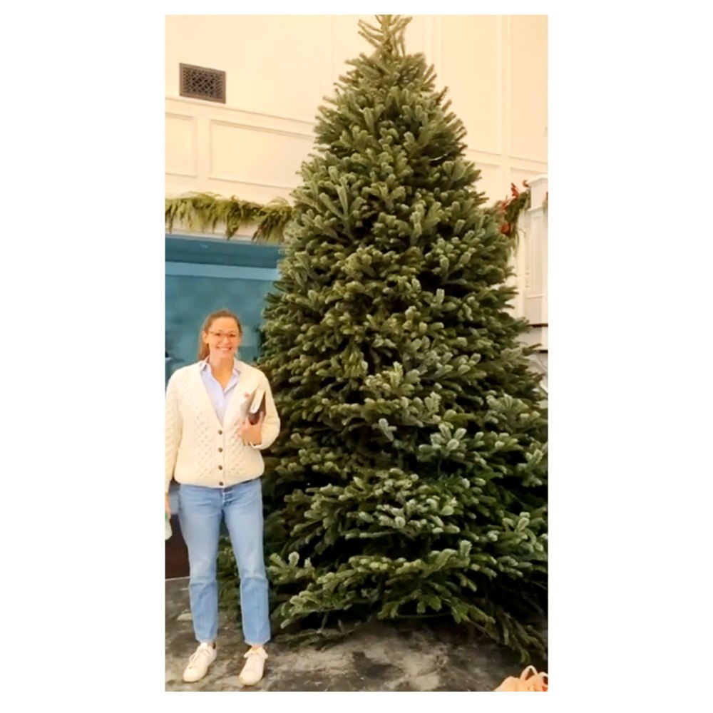 Jennifer Garner Christmas Tree Is Twice Her Size