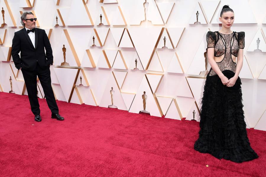 Joaquin Phoenix and Rooney Mara Couples PDA Academy Awards Oscars 2020