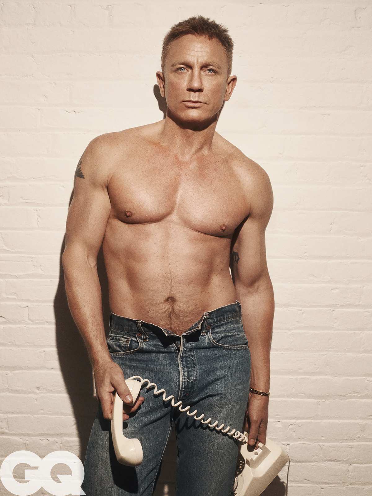 Daniel Craig Poses Shirtless For ‘gq Teases Final James Bond Movie 