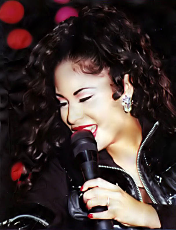 Selena Quintanilla Her Life in Photos