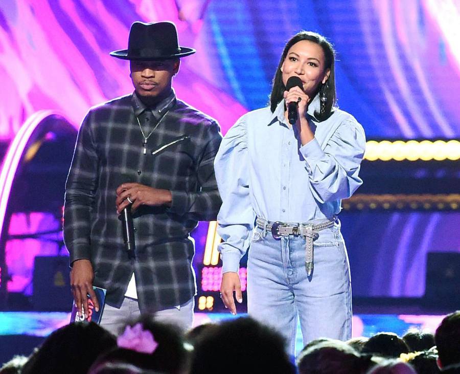 Ne-Yo and Naya Rivera present the award for choice dancer at the Teen Choice Awards Celebs Share Messages of Hope After Naya Rivera Goes Missing