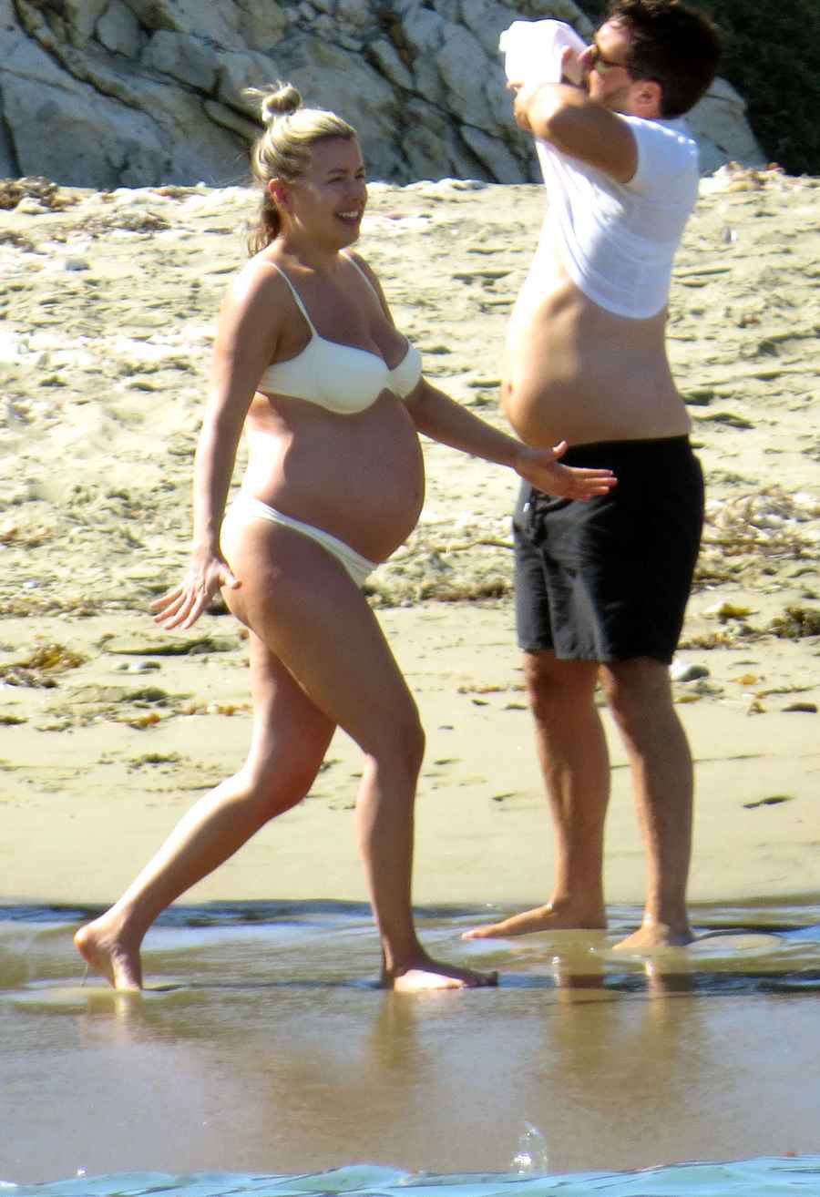 Pregnant Katy Perry Shows Growing Baby Bump at Beach With Orlando Bloom, Karlie Kloss and Joshua Kushner