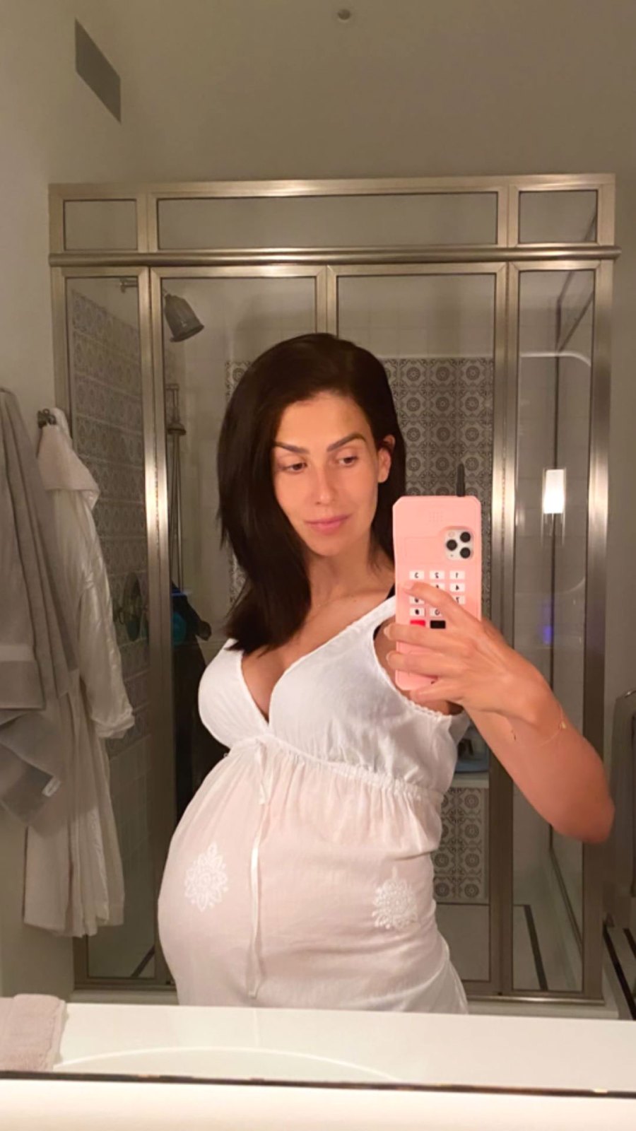 Hilaria Thomas Baldwin Instagram Mirror Selfie Baby Bump