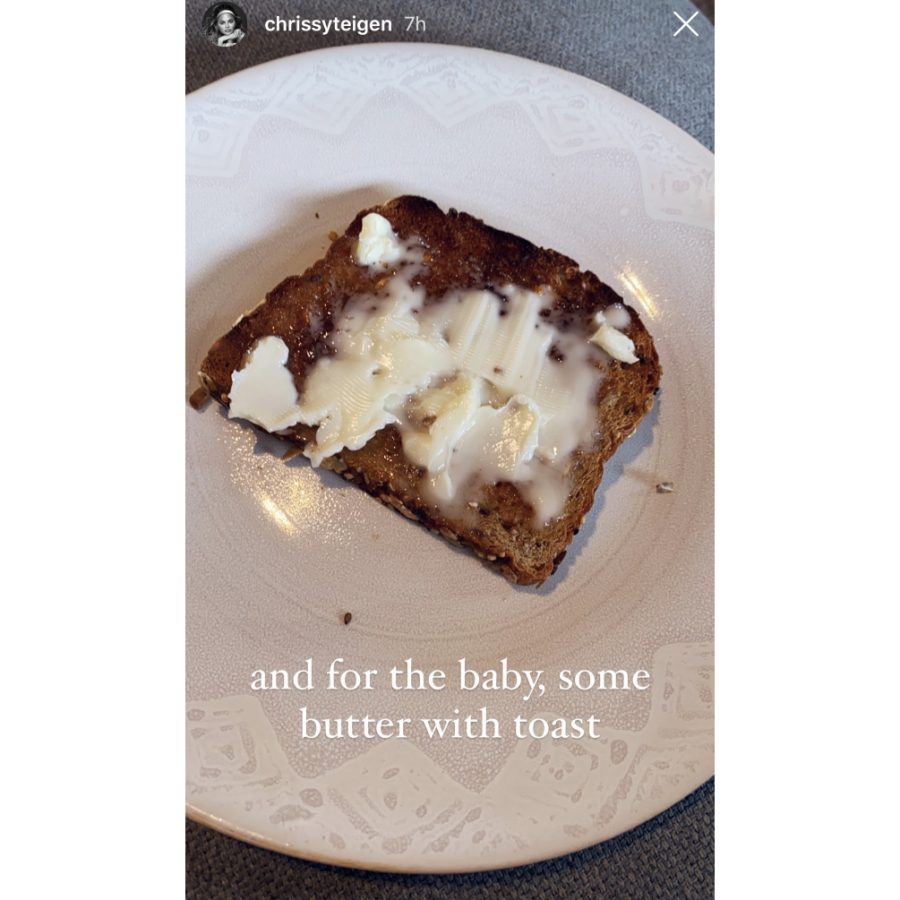 Chrissy Teigen pregnany craving buttered toast
