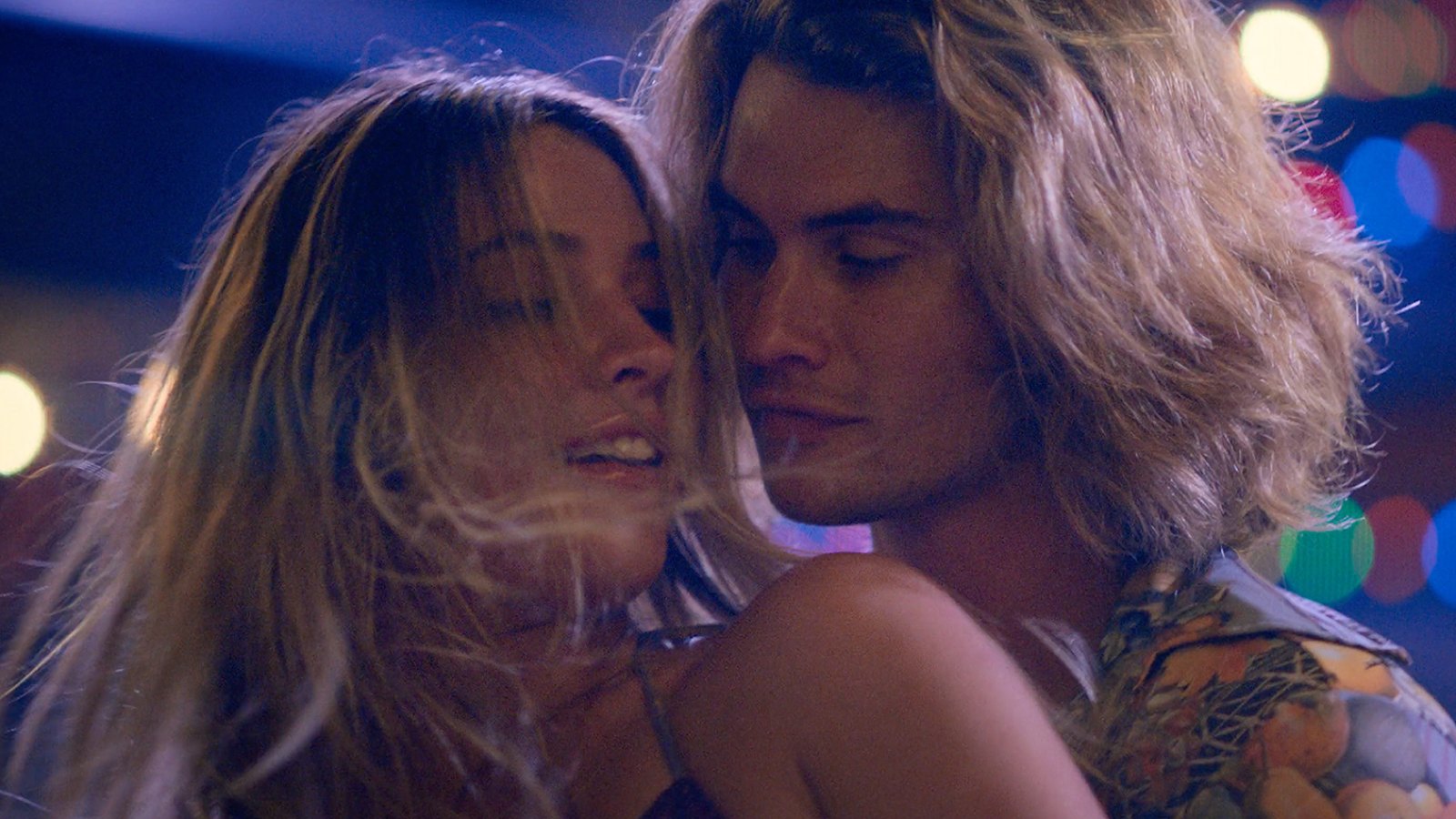 Outer Banks Chase Stokes and Madelyn Cline Get Cozy in Kygo Hot Stuff Music Video 1