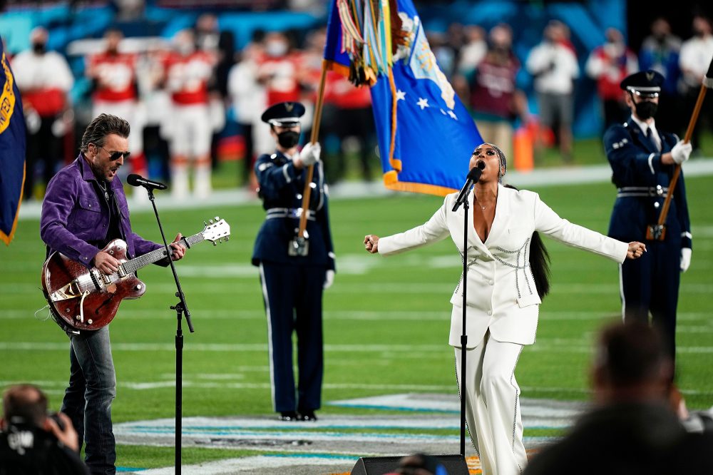 Eric Church and Jazmine Sullivan performs the national anthem Super Bowl 2021