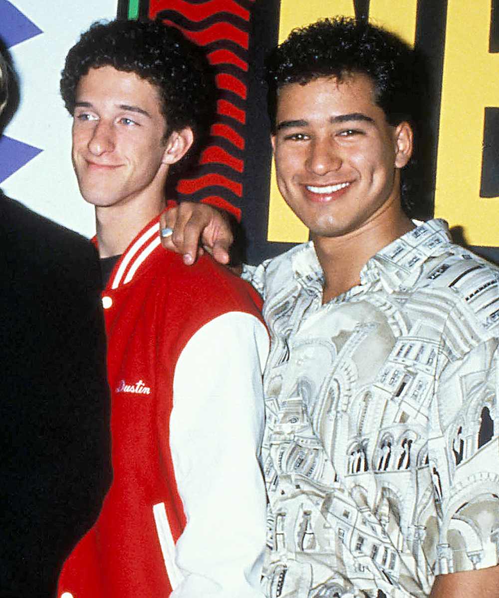 Mario Lopez Gets Emotional on Access Hollywood During Dustin Diamond Tribute