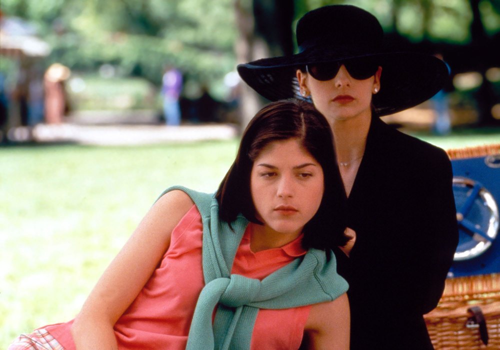 Sarah Michelle Gellar: Selma Blair ‘Cruel Intentions’ Kiss Was ‘Way Better’ Than Making Out With Guys On Camera