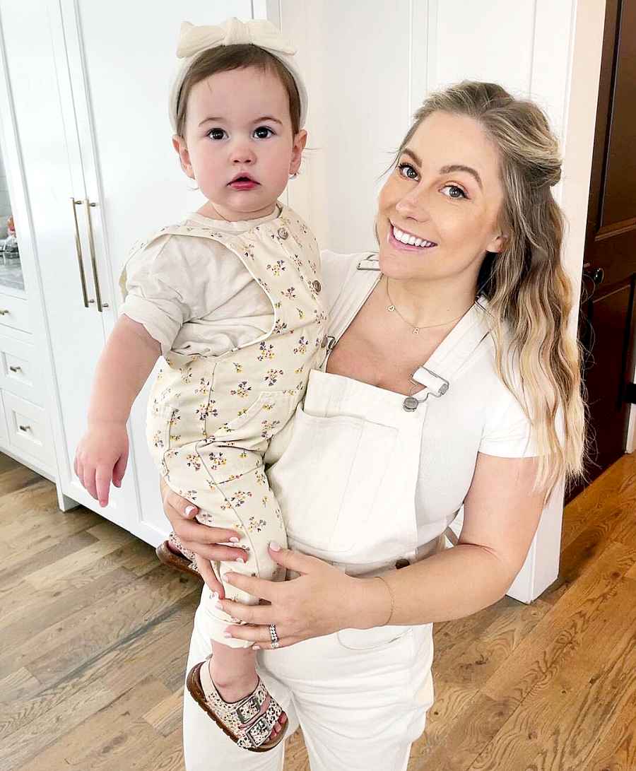 Wearing White Big Sis Drew Shawn Johnson East Pregnancy Pics Ahead of 2nd Child