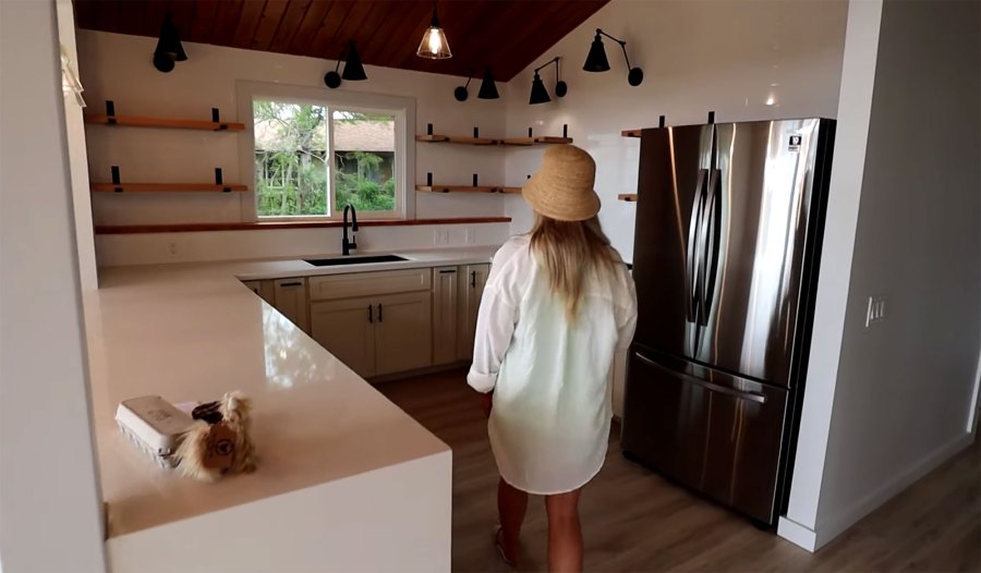 Arie Luyendyk Jr and Lauren Burnham Give Tour of Hawaii Home