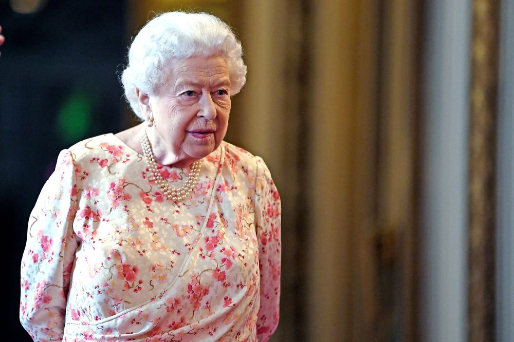 Queen Elizabeth Attends 1st Royal Duty Since Prince Philip Death 2