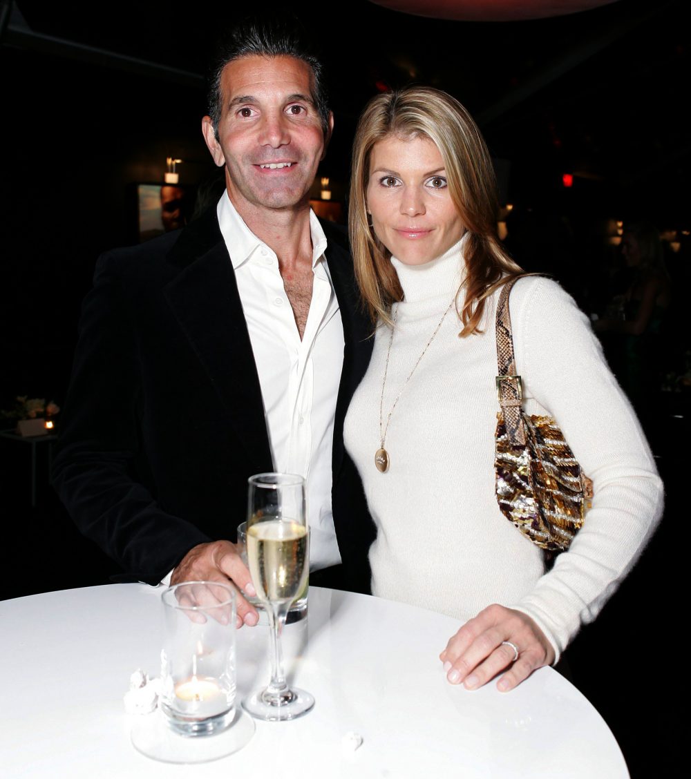 Lori Loughlin and Mossimo Giannulli Ask Permission to Vacation in Mexico While on Probation