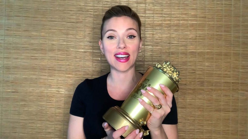 Wrong Show Scarlett Johansson Gets Slimed Colin Jost During MTV Speech
