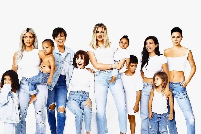 Christmas Card Absence Revisiting Kylie Jenner First Pregnancy