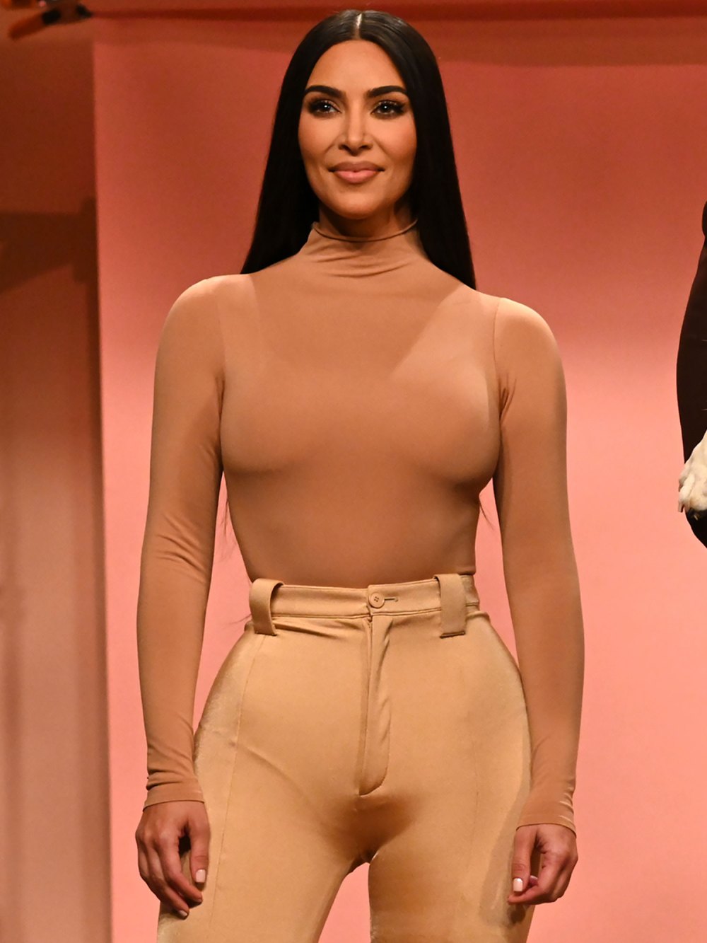 LOL! Watch Kim Kardashian Being Rushed Off ‘SNL’ Stage Between Skits