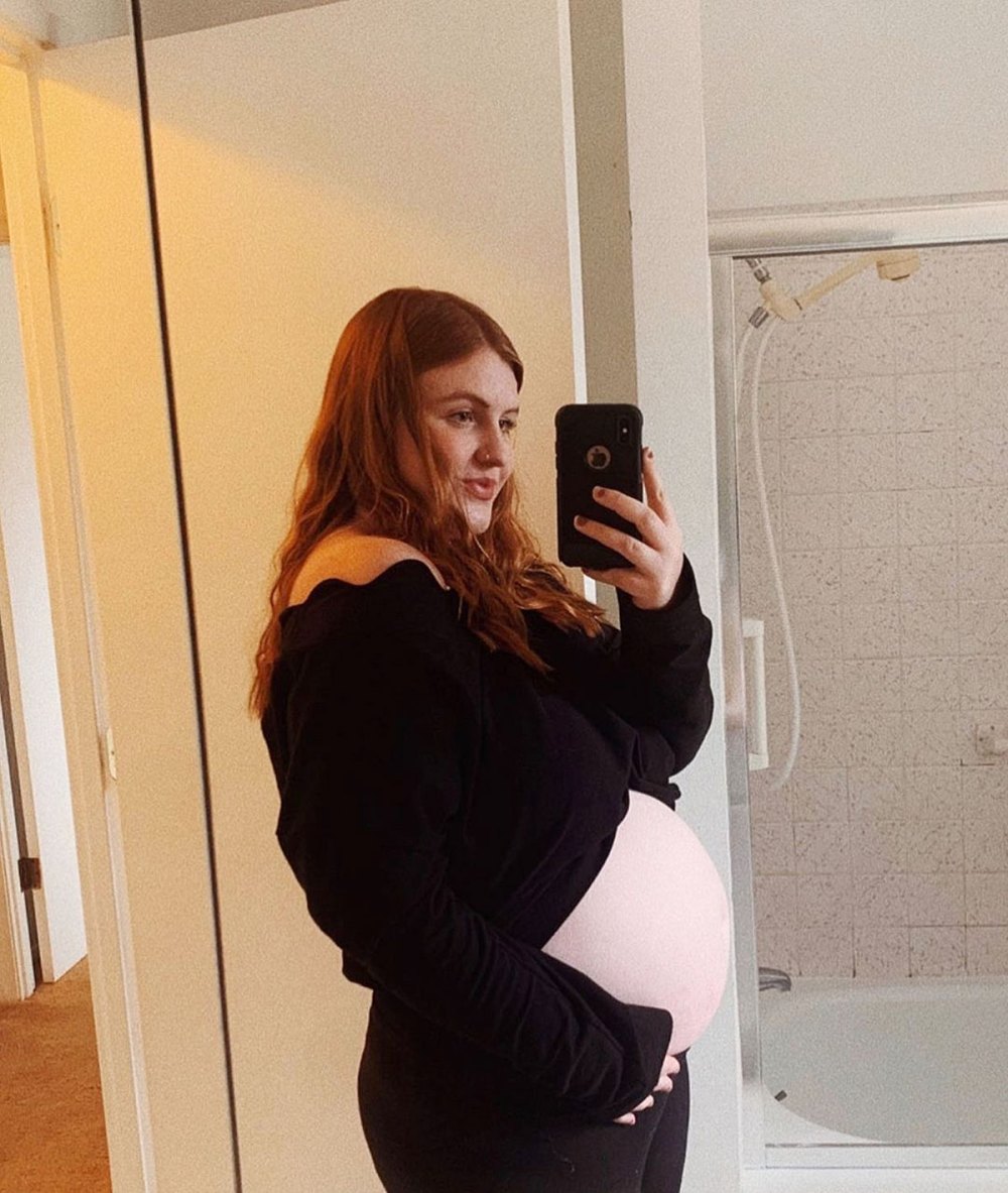 Pregnant Isabel Rock Shows Badge Honor Stretch Marks With Pride