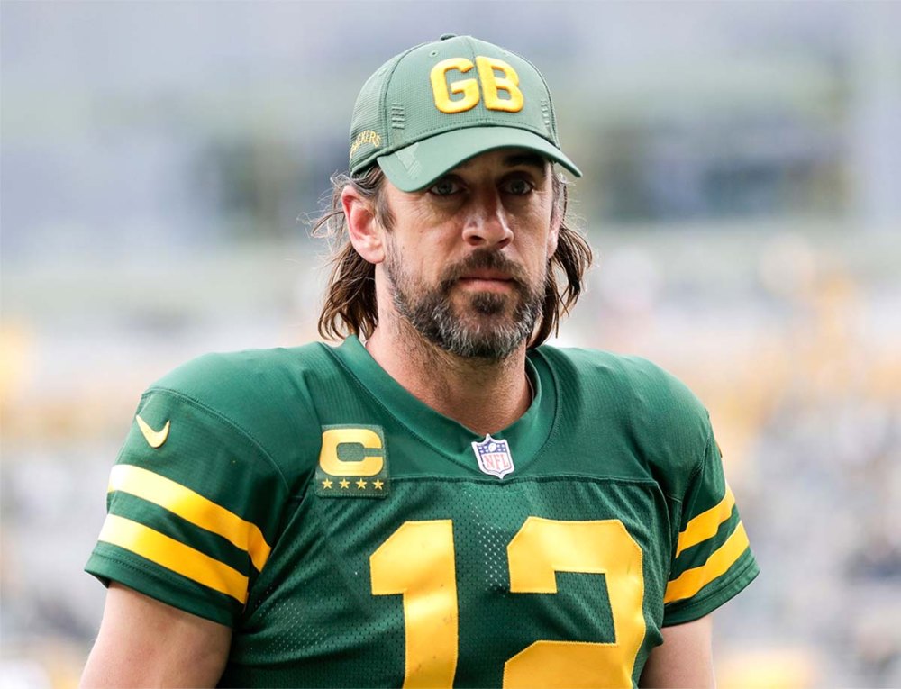What Is Covid Toe Aaron Rodgers Shows Off Bare Foot During Press Conference