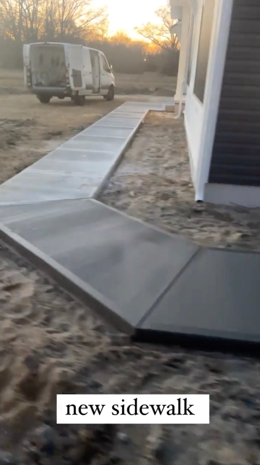 Sidewalk! Kitchen Tile! Teen Mom 2’s Kailyn Lowry Shows Home Build Progress